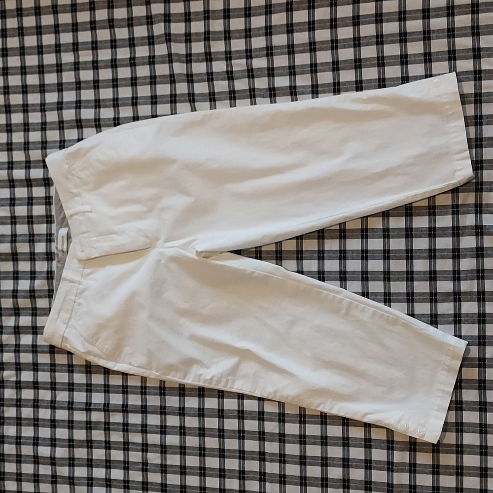 Capris pants trousers white. Size 8 Croft & Barrow